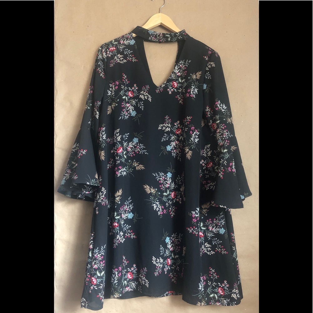 Francesca’s▫️ floral print Miami dress
